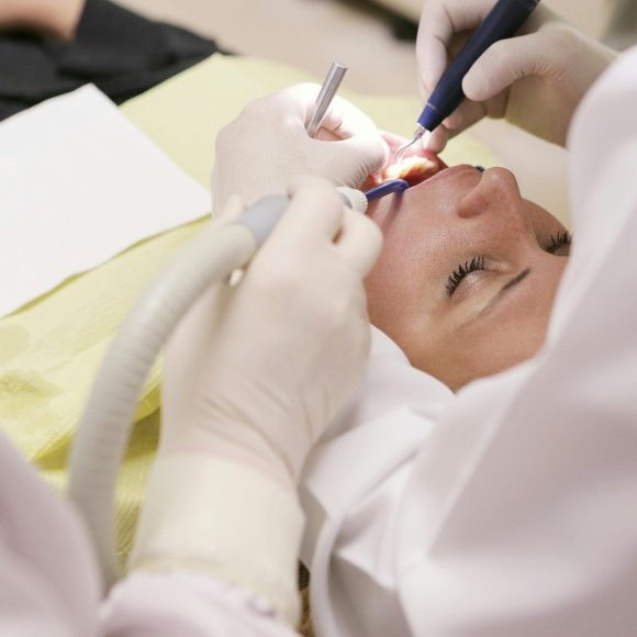 Dental Insurance in Abu Dhabi: What’s Usually Covered (Cleaning, Fillings, Crowns, Braces & More)